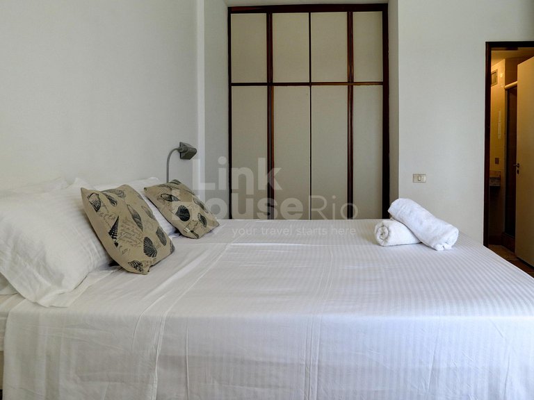 Apart Hotel & Fantastic Beach View 2-BDR - B1-002