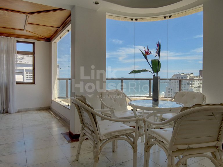Linda Cobertura Lineal com Jacuzzi e Vista Mar em Copacabana