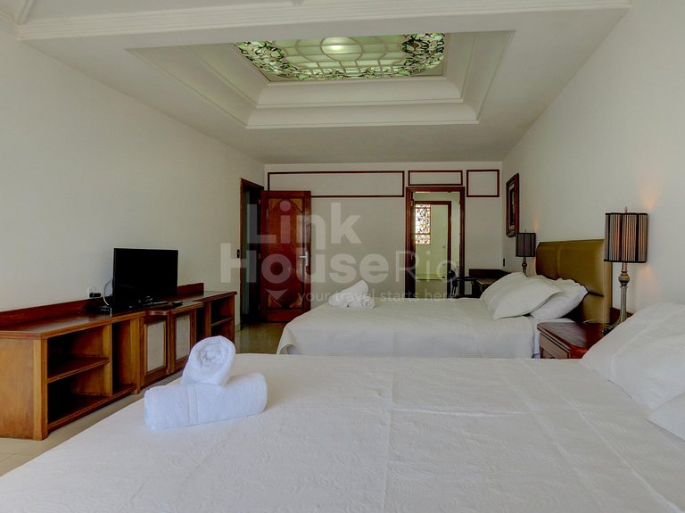 Linda Cobertura Lineal com Jacuzzi e Vista Mar em Copacabana