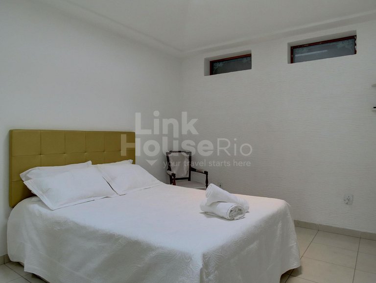 Linda Cobertura Lineal com Jacuzzi e Vista Mar em Copacabana