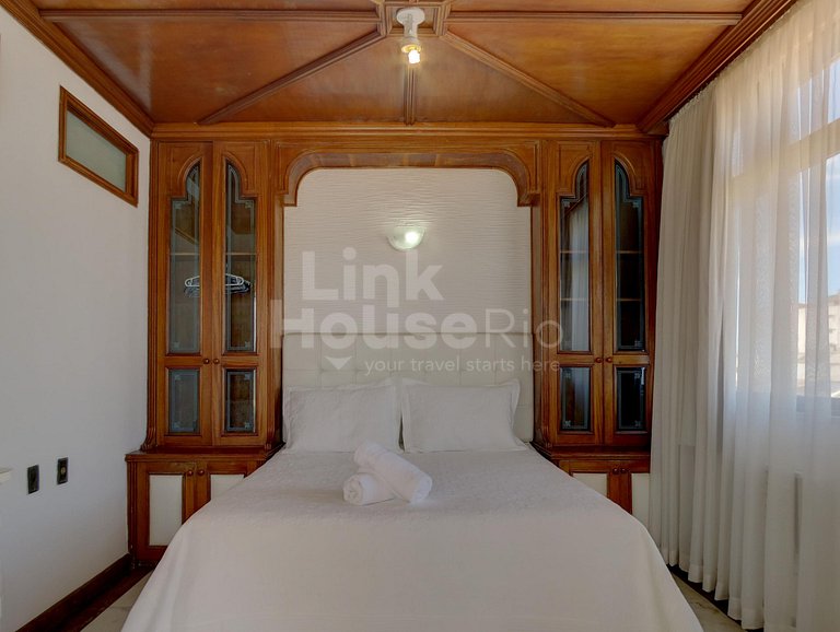 Linda Cobertura Lineal com Jacuzzi e Vista Mar em Copacabana