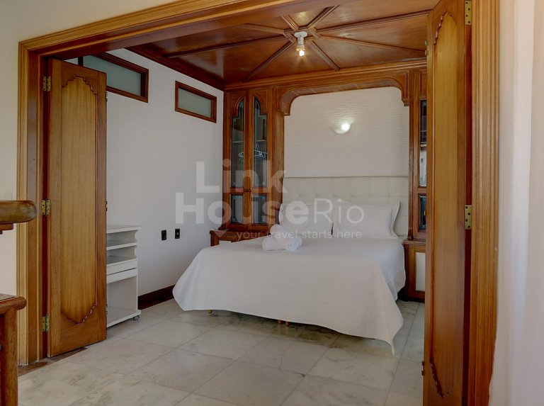 Linda Cobertura Lineal com Jacuzzi e Vista Mar em Copacabana