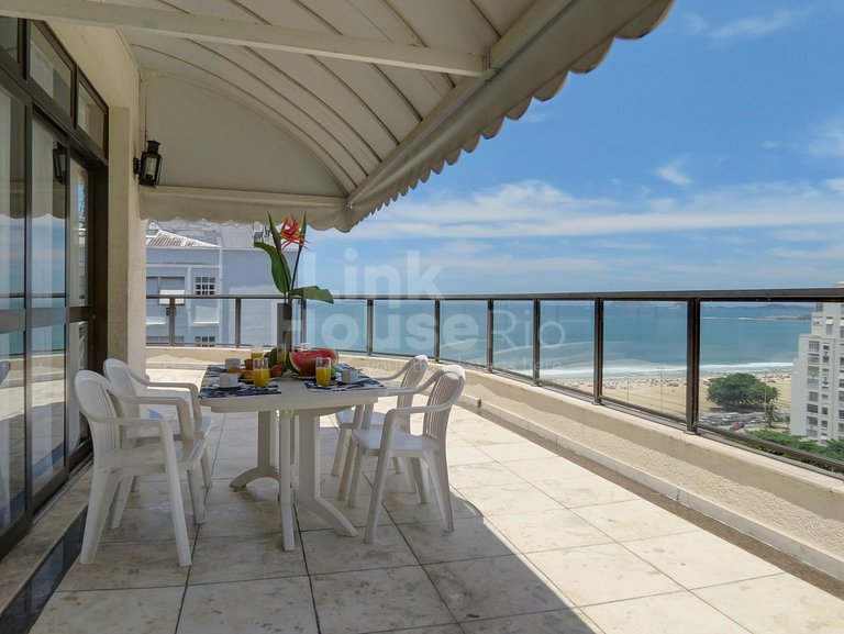 Linda Cobertura Lineal com Jacuzzi e Vista Mar em Copacabana