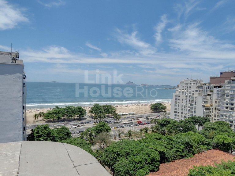 Linda Cobertura Lineal com Jacuzzi e Vista Mar em Copacabana