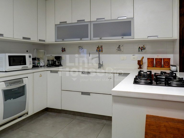 Luxury Beach Front 3 Bdr. in Copacabana C11-001*