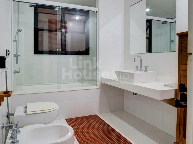 Luxury Beach Front 3 Bdr. in Copacabana C11-001*