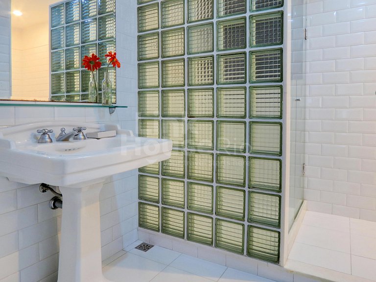 Luxury Beach Front 3 Bdr. in Copacabana C11-001*