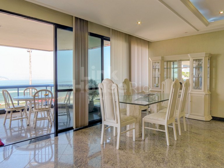 Apartamento Gigante com Varandão Frontal Mar no Melhor Ponto