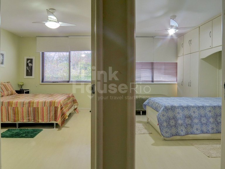 Apartamento Gigante com Varandão Frontal Mar no Melhor Ponto