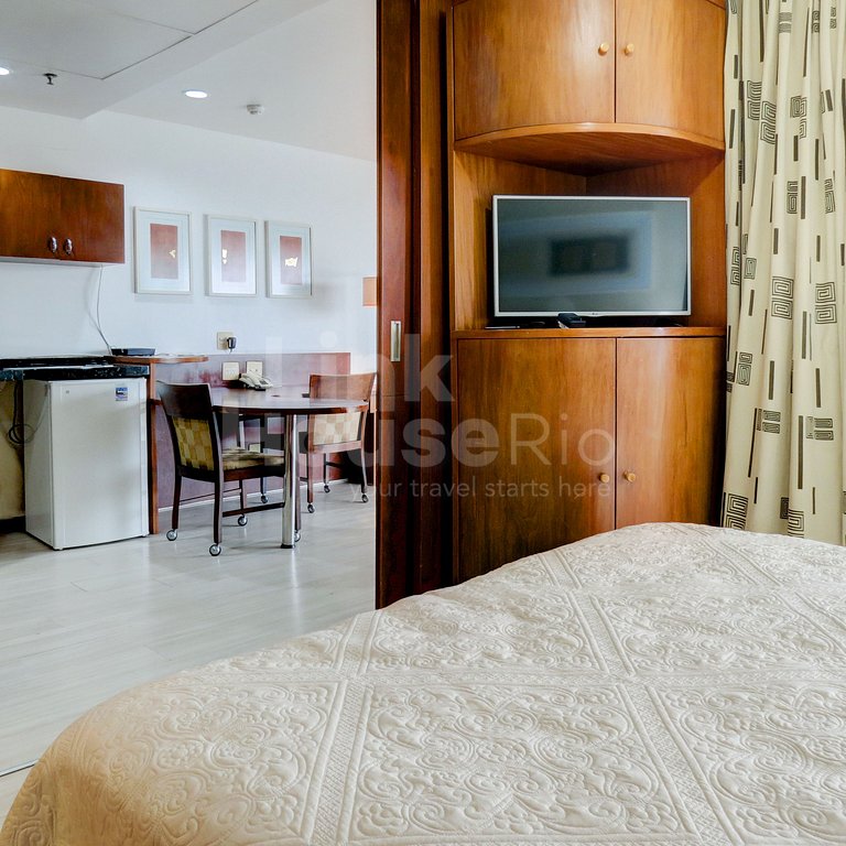 Linkhouse Rio: SEU FLAT COM VARANDA E VISTA NA QUADRA DA PRA