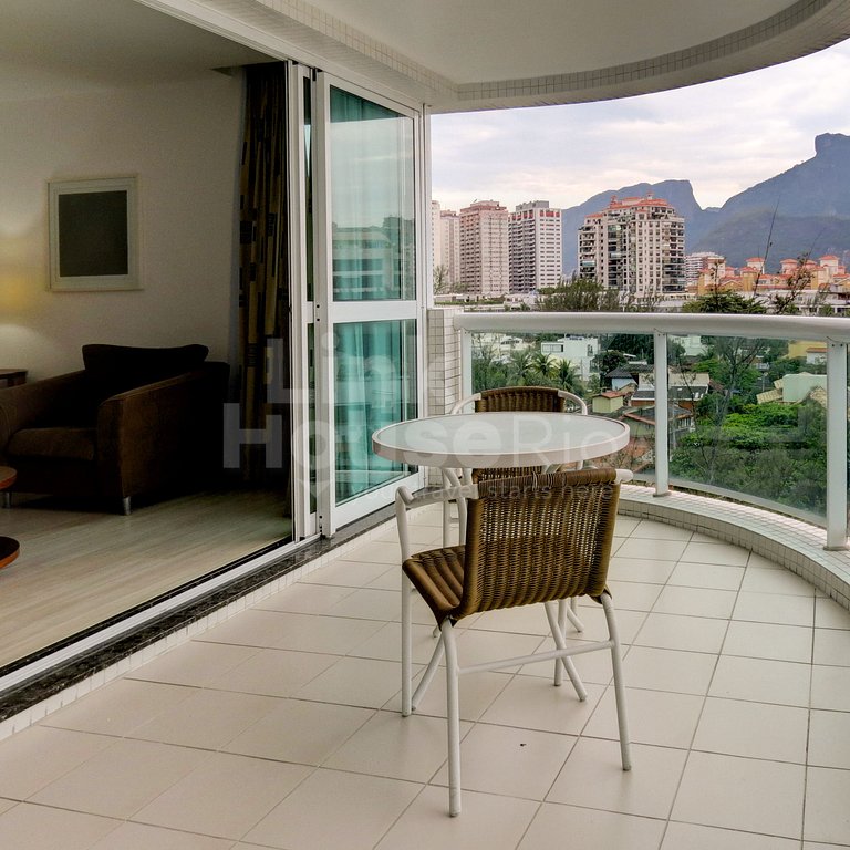 Linkhouse Rio: SEU FLAT COM VARANDA E VISTA NA QUADRA DA PRA