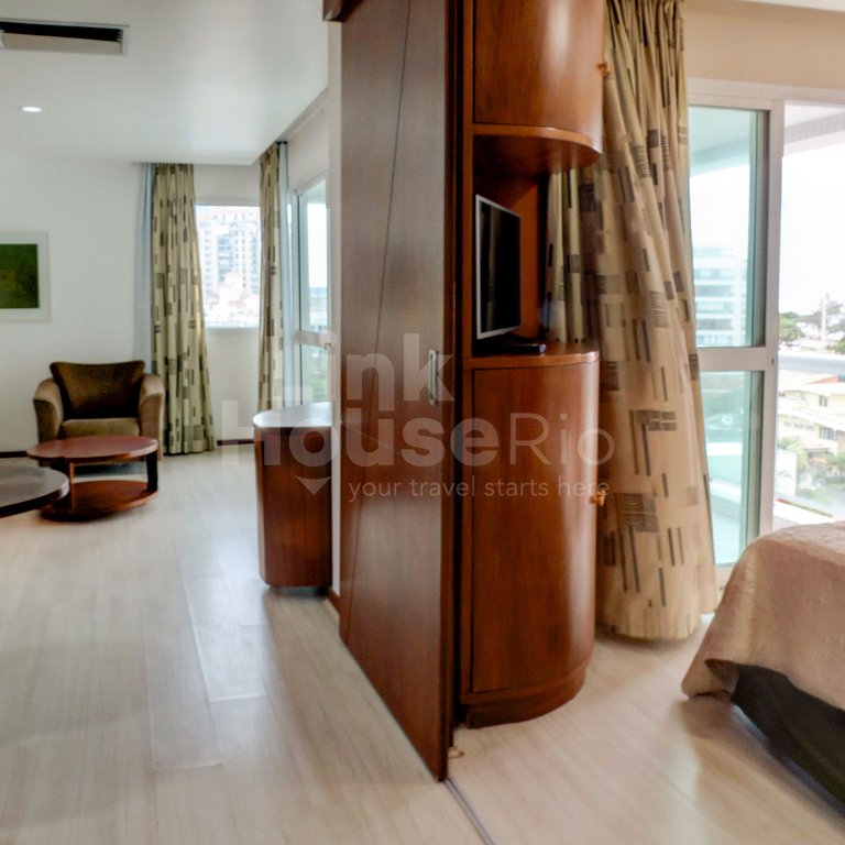 Linkhouse Rio: SEU FLAT COM VARANDA E VISTA NA QUADRA DA PRA