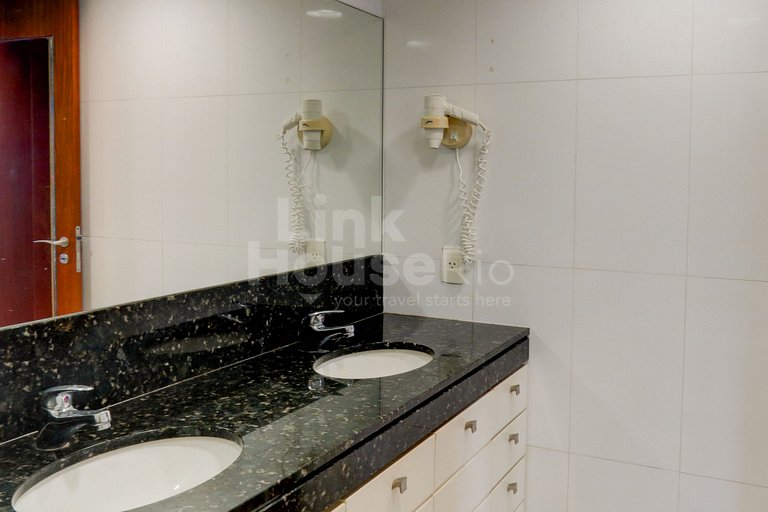 Linkhouse Rio: SEU FLAT COM VARANDA E VISTA NA QUADRA DA PRA