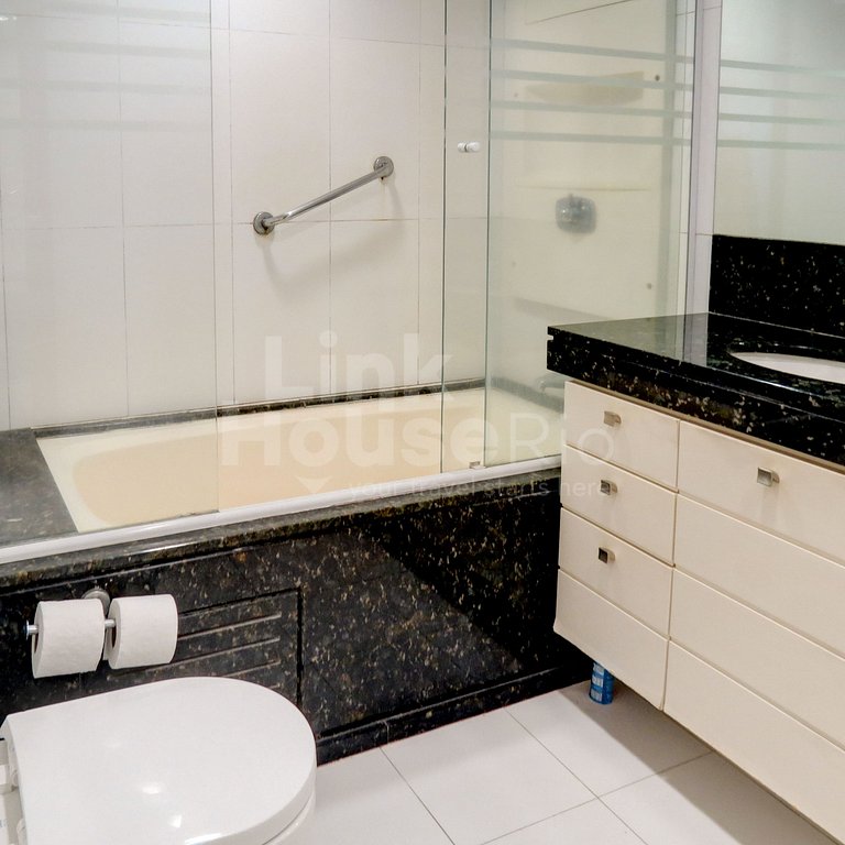 Linkhouse Rio: YOUR FLAT WITH BALCONY AND BEACH VIEW - BARRA