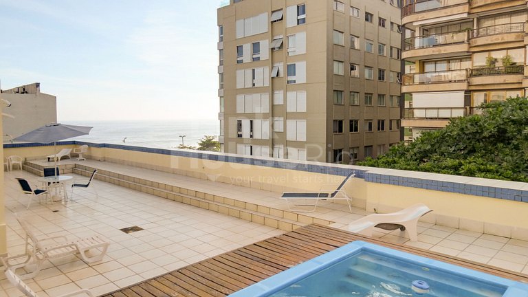 Cobertura Gigante com Piscina e Vista Mar em Ipanema Y1-0036
