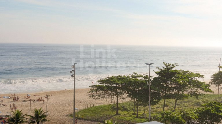 Cobertura Gigante com Piscina e Vista Mar em Ipanema Y1-0036