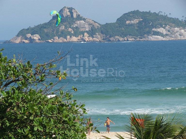 Seu Lar Frontal Mar, no Posto 2 de Barra para Férias Incríve