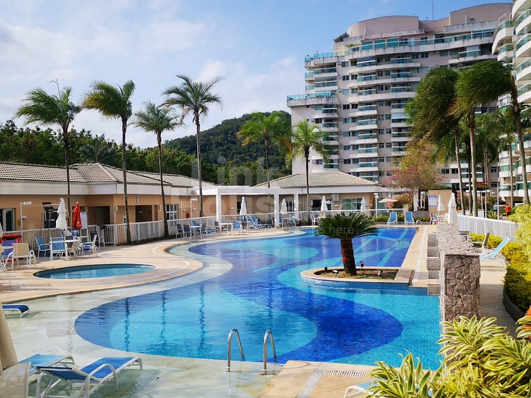 Cobertura com Piscina e Churrasqueira no Sunday Resort R1001