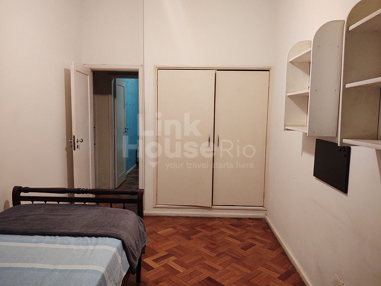 Economic & Cosy 3-BDR Copacabana C2-001