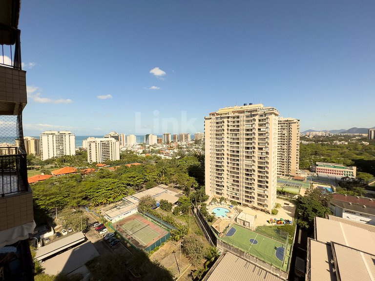 Lindo Flat com Varanda e Vista Panorâmica no Coração da Barr
