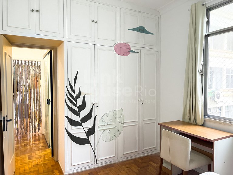 Apartamento Lindo e Confortável de Lado à Praia de Copacaban