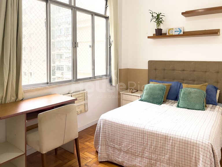 Apartamento Lindo e Confortável de Lado à Praia de Copacaban