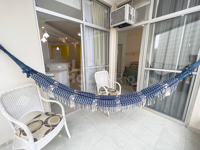 Beautiful Flat with Beach View and Balcony B1-004