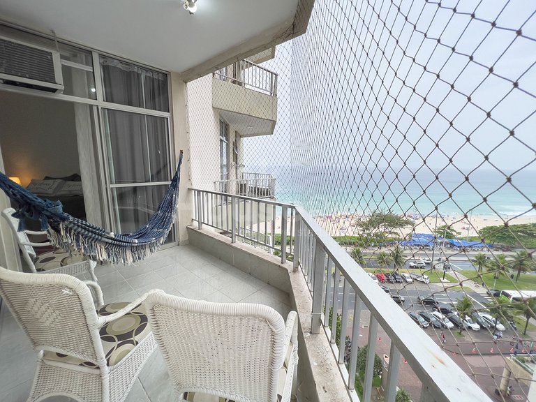Apart Hotel Barra Palace com Vista Mar e Varanda B1-004