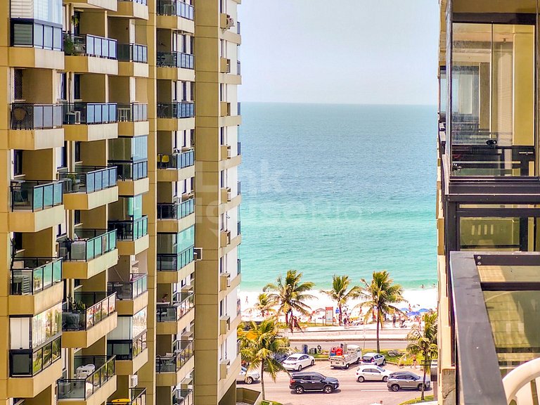 More num Lindo Apart Hotel Frontal Mar no Rio =D