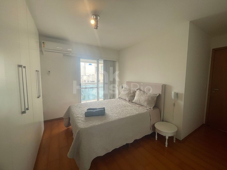 Apartamento na melhor localização da Praia do Pepe B1-0033