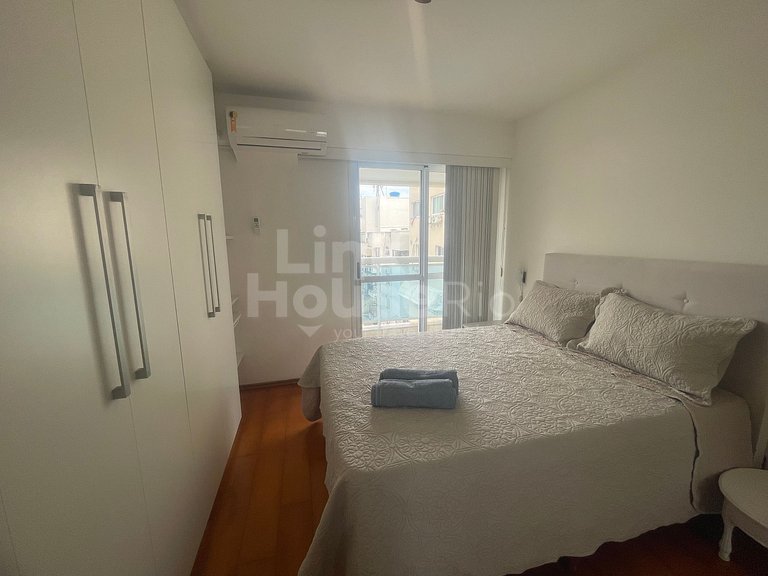 Apartamento na melhor localização da Praia do Pepe B1-0033